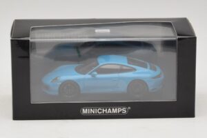 Porsche 911 991.2 Carrera 4 GTS Miami Blue Minichamps 1:43 410067322 Metal — zdjęcie 5 z 5