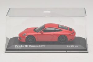 Porsche 911 991.2 Carrera 4 GTS Czerwony Minichamps 1:43 410067320 Metal — zdjęcie 4 z 5