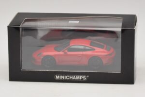 Porsche 911 991.2 Carrera 4 GTS Czerwony Minichamps 1:43 410067320 Metal — zdjęcie 5 z 5