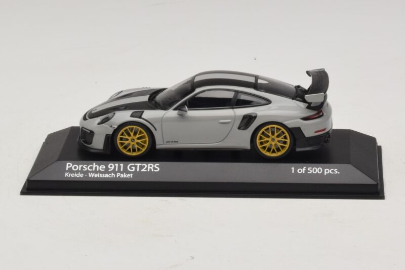 Porsche 911 991.2 GT2 RS Weissach Package Chalk Minichamps 1:43 Porsche 911 991.2 GT2 RS Weissach Package Chalk Minichamps 1:43 410067220 Metal