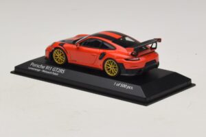 Porsche 911 991.2 GT2 RS Weissach Package Pomarańczowy Minichamps 1:43 410067224 Metal — zdjęcie 3 z 5