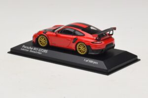 Porsche 911 991.2 GT2 RS Weissach Package Czerwony Minichamps 1:43 410067221 Metal — zdjęcie 3 z 5