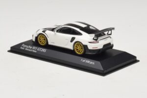 Porsche 911 991.2 GT2 RS Weissach Package Biały Minichamps 1:43 410067222 Metal — zdjęcie 3 z 5