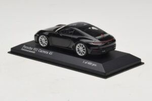Porsche 911 992 Carrera 4S Czarny Metalik Minichamps 1:43 410069320 Metal — zdjęcie 3 z 5