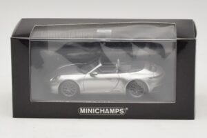 Porsche 911 992 Carrera 4S Kabriolet Srebrny Minichamps 1:43 410069330 Metal — zdjęcie 5 z 5