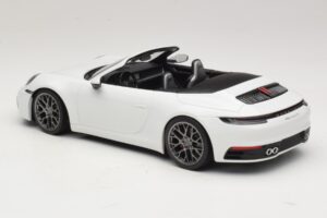 Porsche 911 992 Carrera 4S Kabriolet Biały Minichamps 1:18 155067330 Metal — zdjęcie 5 z 6