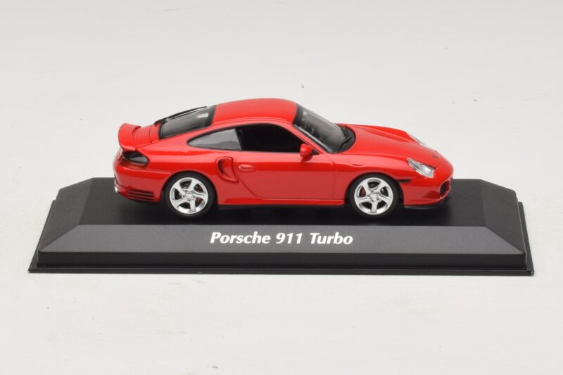 Porsche 911 996 Turbo Czerwony Maxichamps 1:43 940069300 Metal