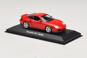 Porsche 911 996 Turbo Czerwony Maxichamps 1:43 940069300 Metal — zdjęcie 3 z 5