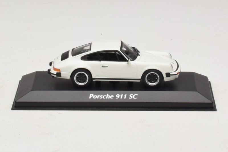 Porsche 911 SC Biały Maxichamps 1:43 940062020 Metal