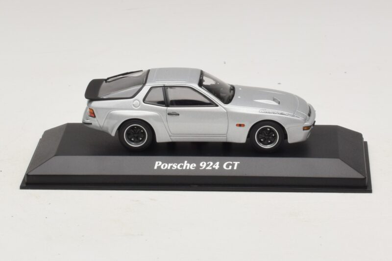 Porsche 924 GT Srebrny Maxichamps 1:43 940066122 Metal