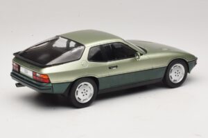 Porsche 924 Turbo Jasnozielony & Ciemnozielony MCG 1:18 MCG18660 Metal — zdjęcie 2 z 6