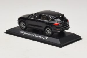Porsche Cayenne 958 Turbo S Czarny Minichamps 1:43 WAP0200220E Metal — zdjęcie 3 z 5