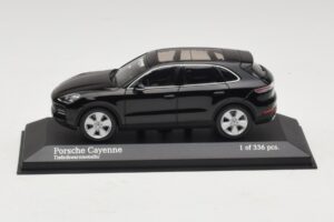 Porsche Cayenne Czarny Metalik Minichamps 1:43 410066301 Metal
