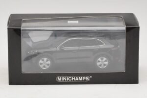 Porsche Cayenne Czarny Metalik Minichamps 1:43 410066301 Metal — zdjęcie 5 z 5