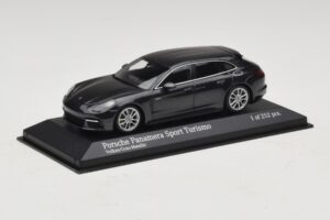 Porsche Panamera 971 4 E-Hybrid Sport Turismo Szary Minichamps 1:43 410066112 Metal — zdjęcie 2 z 5