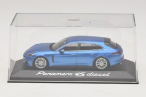 Porsche Panamera 971 4S Diesel Niebieski Metalik Minichamps 1:43 WAP0207600H Metal — zdjęcie 4 z 5