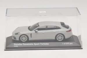 Porsche Panamera 971 Sport Turismo 4E-Hybrid Szary Minichamps 1:43 410066114 Metal — zdjęcie 4 z 5