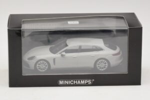 Porsche Panamera 971 Sport Turismo 4E-Hybrid Szary Minichamps 1:43 410066114 Metal — zdjęcie 5 z 5