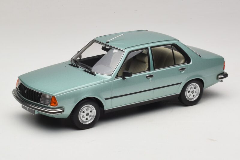 Renault 18 Jasnozielony MCG 1:18 MCG18596 Metal