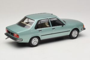 Renault 18 Jasnozielony MCG 1:18 MCG18596 Metal — zdjęcie 2 z 6