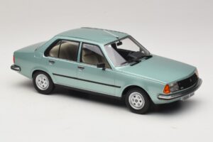 Renault 18 Jasnozielony MCG 1:18 MCG18596 Metal — zdjęcie 4 z 6