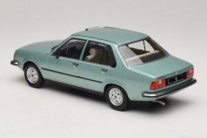 Renault 18 Jasnozielony MCG 1:18 MCG18596 Metal — zdjęcie 5 z 6