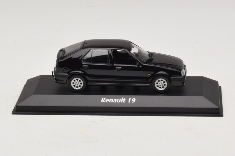Renault 19 Czarny Maxichamps 1:43 Renault 19 Czarny Maxichamps 1:43 940113701 Metal