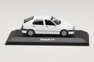 Renault 19 Biały Maxichamps 1:43 Renault 19 Biały Maxichamps 1:43 940113700 Metal