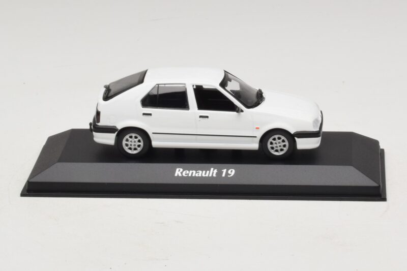 Renault 19 Biały Maxichamps 1:43 940113700 Metal