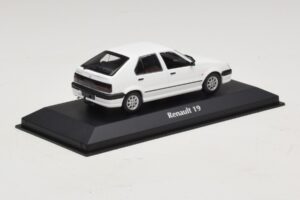 Renault 19 Biały Maxichamps 1:43 940113700 Metal — zdjęcie 2 z 5