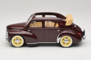 Renault 4CV Kasztanowy Solido 1:18 8048 Metal — zdjęcie 3 z 6