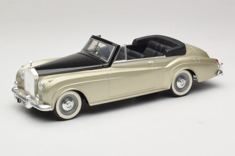 Rolls-Royce Silver Cloud II Srebrny Solido 1:18 8006 Metal