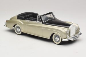 Rolls-Royce Silver Cloud II Srebrny Solido 1:18 8006 Metal — zdjęcie 4 z 6