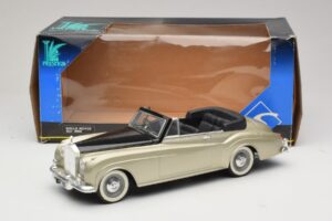 Rolls-Royce Silver Cloud II Srebrny Solido 1:18 8006 Metal — zdjęcie 6 z 6