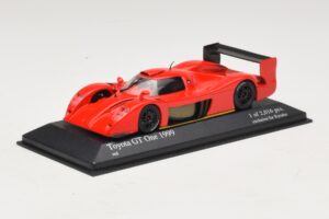 Toyota GT-One TS020 Street Czerwony Minichamps 1:43 433991603 Metal — zdjęcie 2 z 5