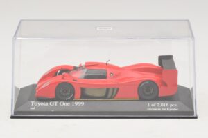 Toyota GT-One TS020 Street Czerwony Minichamps 1:43 433991603 Metal — zdjęcie 4 z 5
