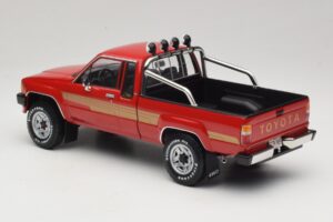 Toyota Hilux N50 Xtra Cab 4x4 Czerwony KK-Scale 1:18 KKDC181562 Metal — zdjęcie 5 z 6