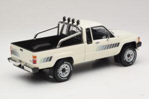 Toyota Hilux N50 Xtra Cab 4x4 Biały KK-Scale 1:18 KKDC181564 Metal — zdjęcie 2 z 6