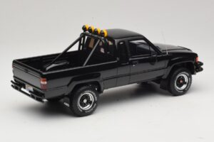 Toyota Hilux N60 SR5 Back to the Future II Czarny Połysk Otto 1:18 OT481 Żywica — zdjęcie 2 z 6