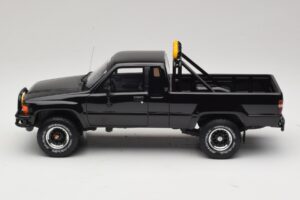 Toyota Hilux N60 SR5 Back to the Future II Czarny Połysk Otto 1:18 OT481 Żywica — zdjęcie 3 z 6