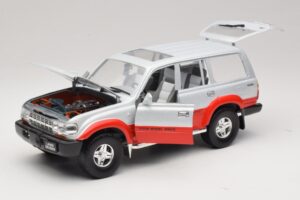 Toyota Land Cruiser J80 Srebrny Czerwony Road Legends 1:18 92098 Metal — zdjęcie 2 z 8