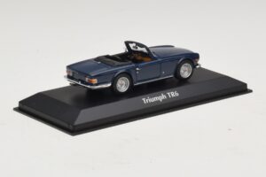Triumph TR6 Ciemnoniebieski Maxichamps 1:43 940132570 Metal — zdjęcie 2 z 5