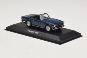 Triumph TR6 Ciemnoniebieski Maxichamps 1:43 940132570 Metal — zdjęcie 3 z 5