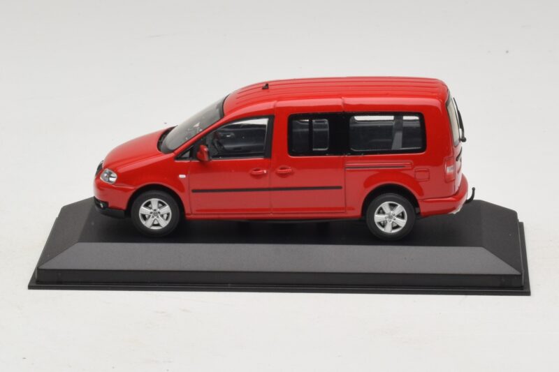 Volkswagen Caddy 2K Bus Czerwony Minichamps 1:43 Volkswagen Caddy 2K Bus Czerwony Minichamps 1:43 CADDY009 Metal