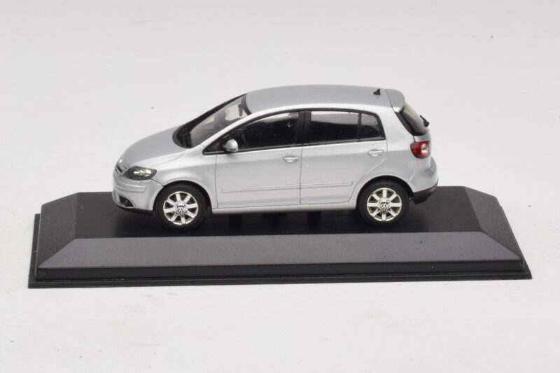 Volkswagen Golf Plus Mk5 Srebrny Zastępcze Pudełko Minichamps 1:43 400054370-R1 Metal