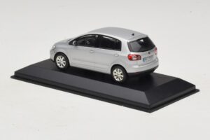 Volkswagen Golf Plus Mk5 Srebrny Zastępcze Pudełko Minichamps 1:43 400054370-R1 Metal — zdjęcie 3 z 5