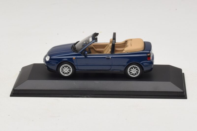 Volkswagen Golf Mk4 Kabriolet Niebieski Edycja Dealerska Minichamps 1:43 GOLF005 Metal