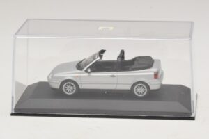 Volkswagen Golf Mk4 Kabriolet Srebrny Edycja Dealerska Minichamps 1:43 GOLF004 Metal — zdjęcie 4 z 5