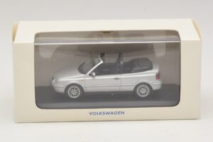 Volkswagen Golf Mk4 Kabriolet Srebrny Edycja Dealerska Minichamps 1:43 GOLF004 Metal — zdjęcie 5 z 5
