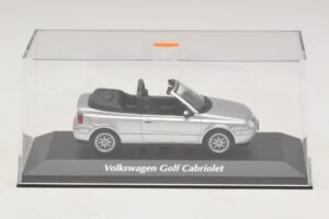Volkswagen Golf Mk4 Kabriolet Srebrny Maxichamps 1:43 940058331 Metal — zdjęcie 4 z 5